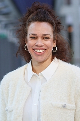 Portrait Jacqueline Fischer Portrait Jacqueline Fischer