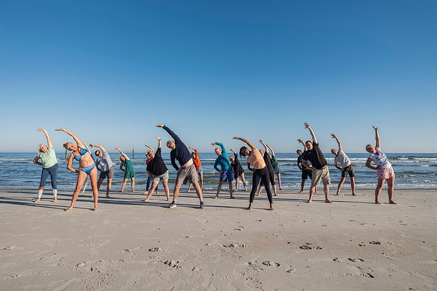 Therapien der Klinik Norderney werden auch am Strand ausgeübt. Therapien der Klinik Norderney werden auch am Strand ausgeübt.