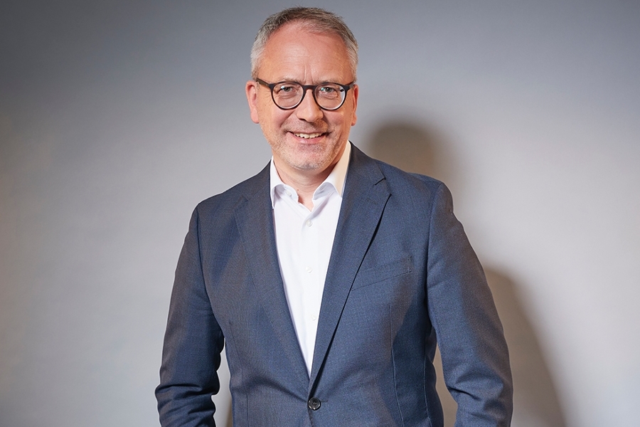 Prof. Dr. Volker Verch, Vorsitzender des Vorstands (Arbeitgebervertreter) Prof. Dr. Volker Verch, Vorsitzender des Vorstands (Arbeitgebervertreter)