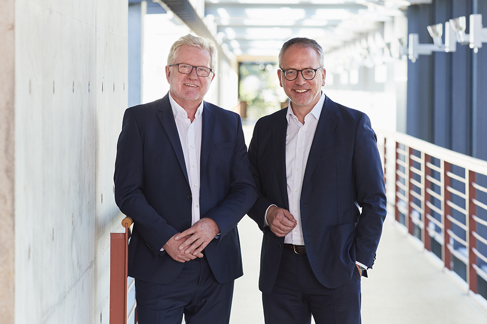 Wechseln sich jeweils zum 1. Oktober im Vorsitz ab: Die Vorsitzenden des Vorstandes, Alfons Eilers (li.) und Prof. Dr. Volker Verch Wechseln sich jeweils zum 1. Oktober im Vorsitz ab: Die Vorsitzenden des Vorstandes, Alfons Eilers (li.) und Prof. Dr. Volker Verch