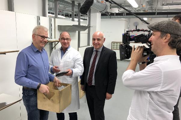 Patient wird beim Ü45-Check gefilmt. Patient wird beim Ü45-Check gefilmt.