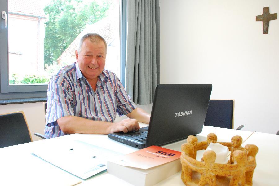 Versichertenältester Helmut Höfener arbeitet jetzt ehrenamtlich als Versichertenältester Versichertenältester Helmut Höfener arbeitet jetzt ehrenamtlich als Versichertenältester