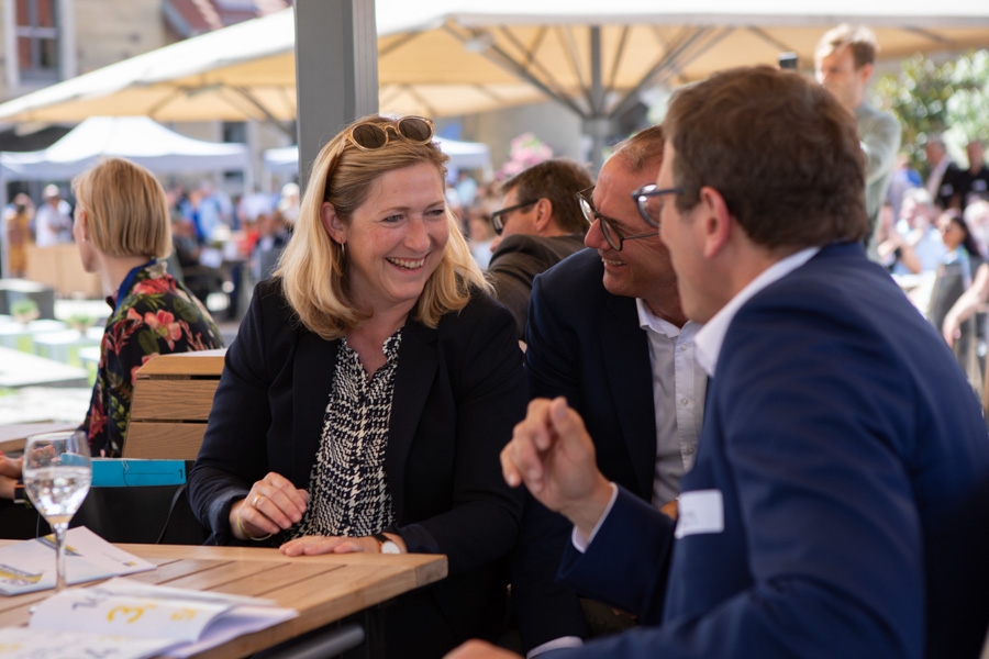 Im Gespräch: Lilian Tschan und Martin Heilig beim Festakt 50 Jahre DRSV am 10. Juli 2025 in Würzburg Im Gespräch: Lilian Tschan und Martin Heilig beim Festakt 50 Jahre DRSV am 10. Juli 2025 in Würzburg